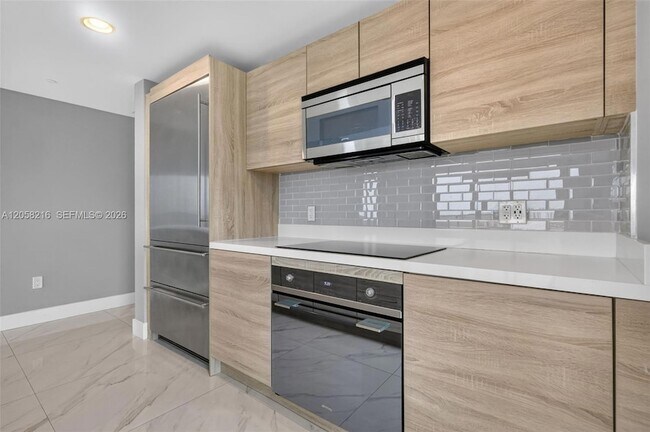 Building Photo - 16385 Biscayne Blvd