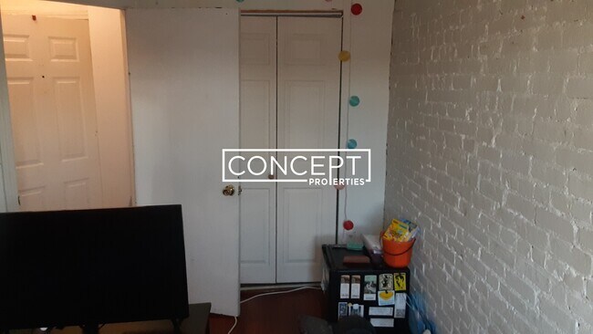 Building Photo - 892 Huntington Ave