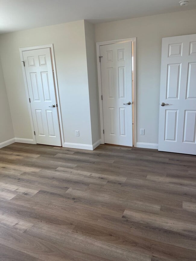 Building Photo - Newly Renovated 4 Bedroom Home with Views