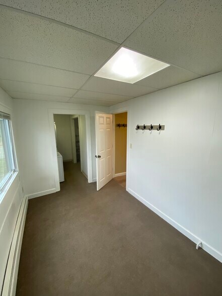 Building Photo - 7932 Violet Dr