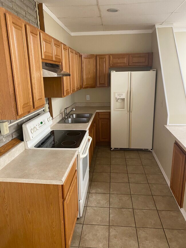 Building Photo - 4475 Richfield Rd