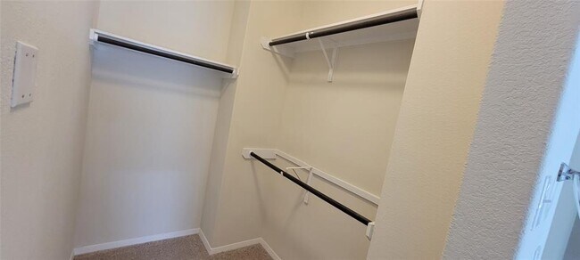 Building Photo - 127 Trailside Ln