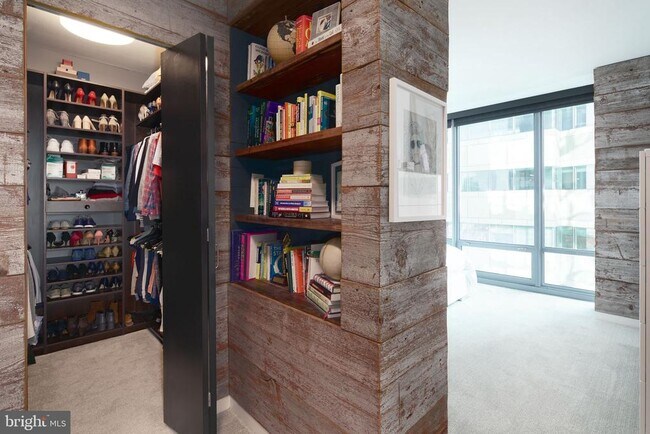 Building Photo - 2101 Market St