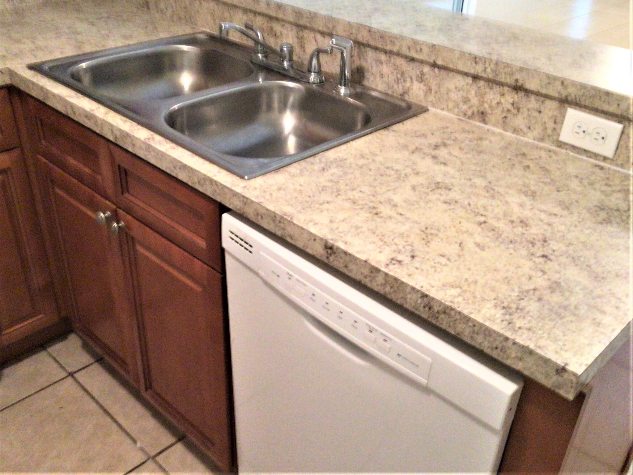 Building Photo - 821 Park Trail Dr