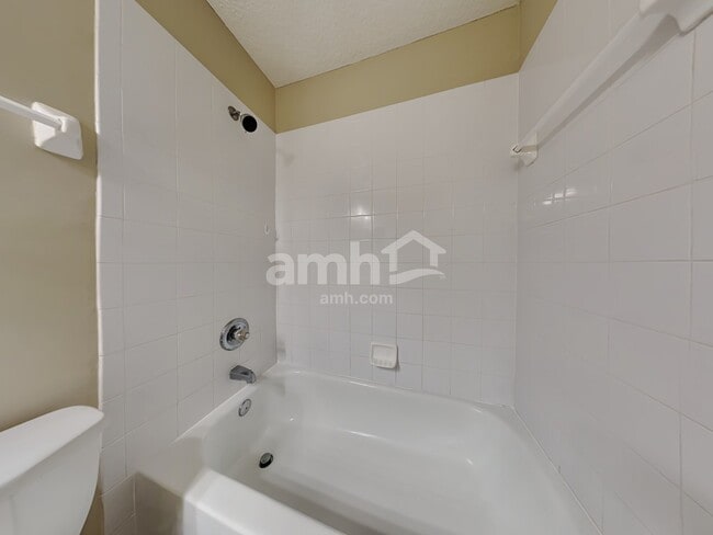 Building Photo - 13966 Summer Breeze Dr