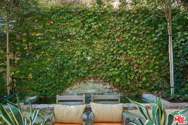 Building Photo - 2097 Outpost Dr