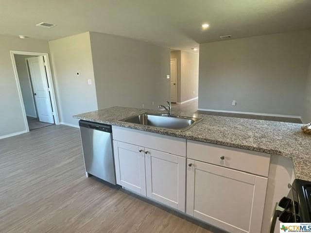 Building Photo - 450 Blue Stem Rd