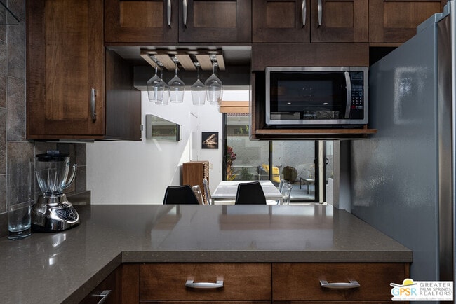 Building Photo - 4545 E 7 Lakes Dr