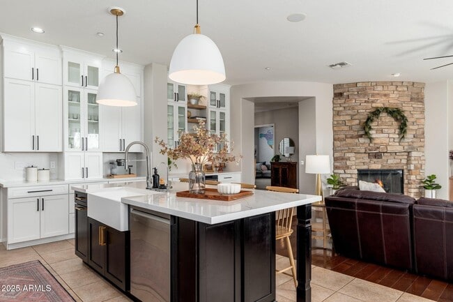 Building Photo - 5712 E Blue Sky Dr