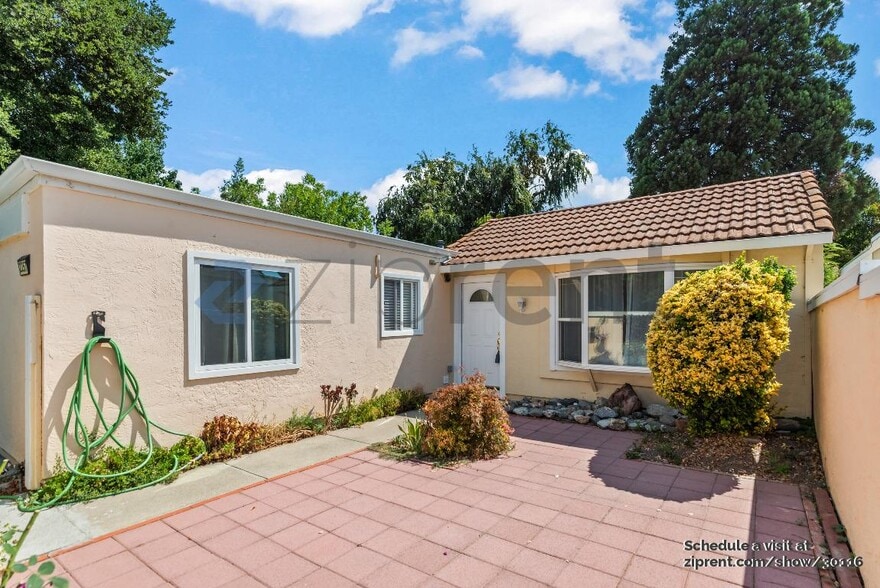 Building Photo - 2257 Goldcrest Cir