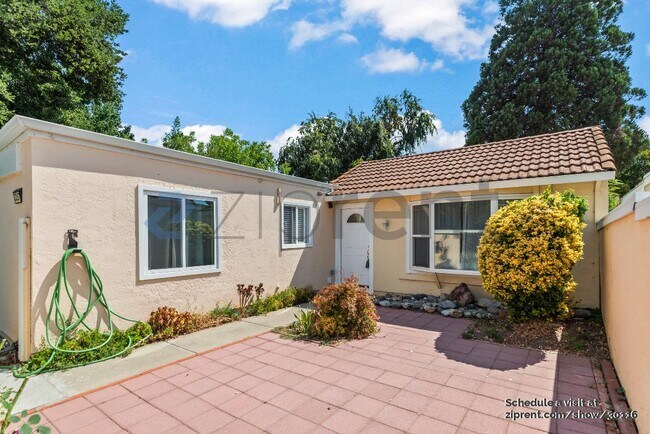 Building Photo - 2257 Goldcrest Cir