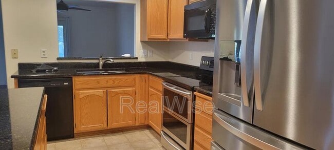 Building Photo - 1267 SW Ironwood Dr