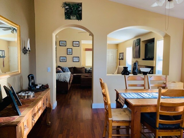 Building Photo - 973 Naples Dr