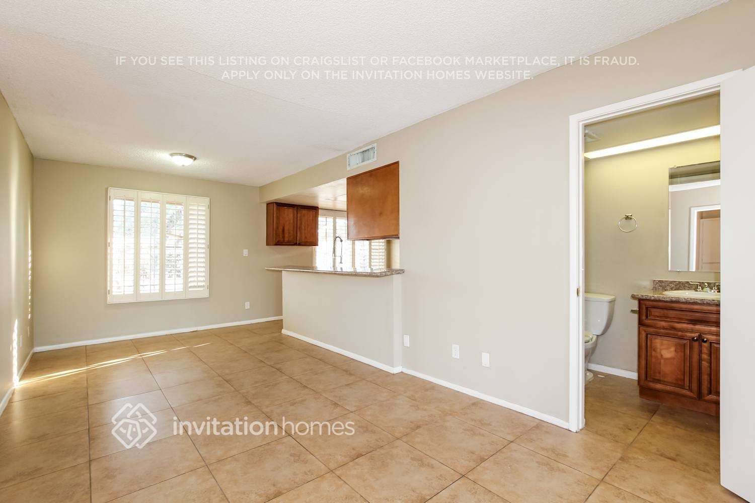 Building Photo - 3844 W Acapulco Ln