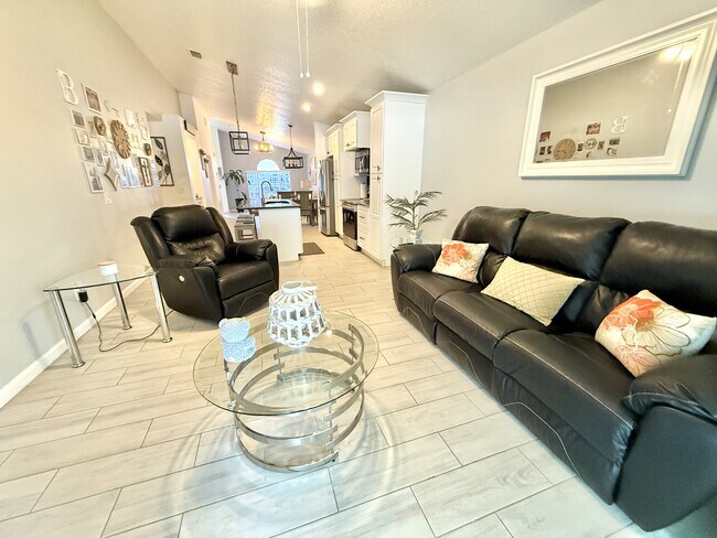 Building Photo - 2266 Mallard Creek Cir