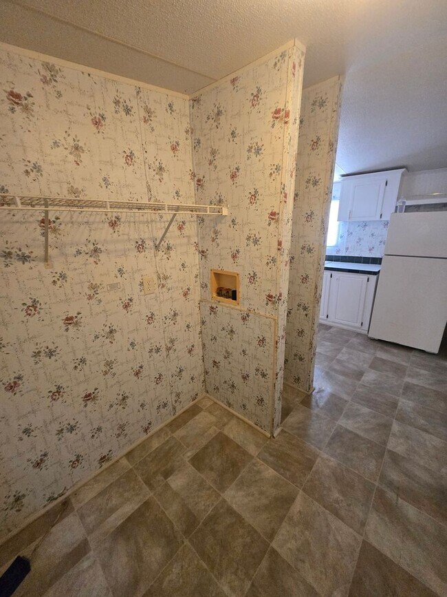 Building Photo - 2/2 Half Acre Mobile Home in Keystone Heights