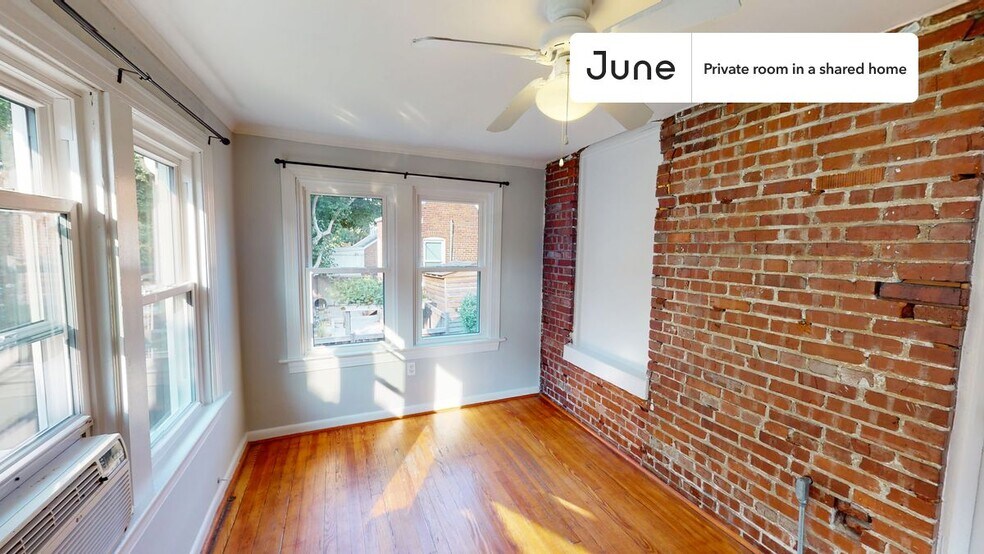 Primary Photo - Private bedroom in 6 bed/3 bath Home