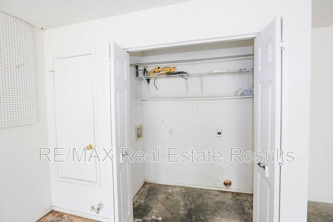 Building Photo - 3235 W Wildflower St