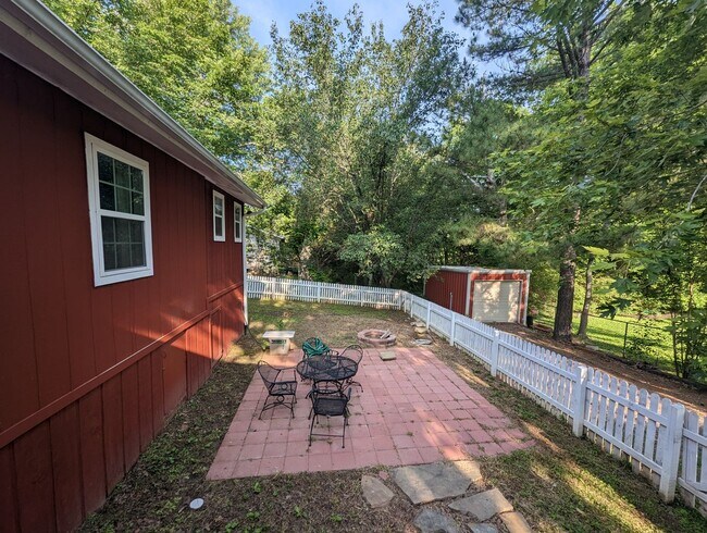 Building Photo - 3 Bedroom/2 Bathroom House in Batesville