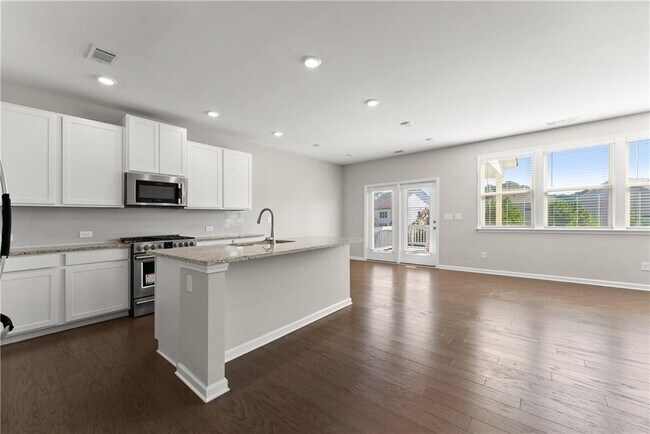 Building Photo - 156 Round Pond Dr