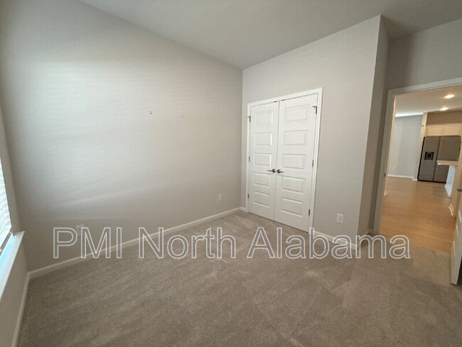 Building Photo - 280 Shangrila Wy