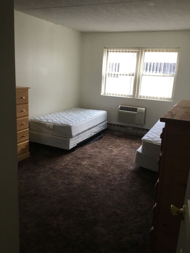 (2) Large Bedrooms - 222 W Beaver Ave