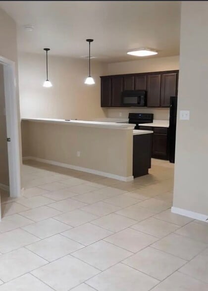 Building Photo - 4304 Ivory Ln