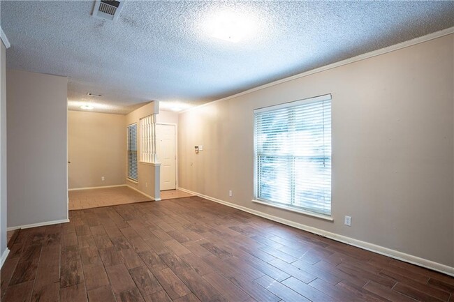 Building Photo - 9104 Quail Creek Dr