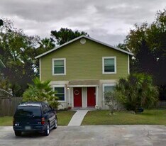 Building Photo - 2133 Oleander Pl