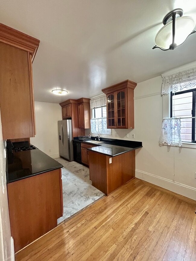 Building Photo - Charming Parkside 2bd/2bth Home