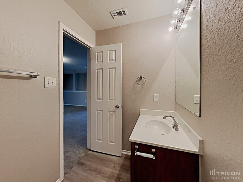 Building Photo - 10907 Soogan Trail