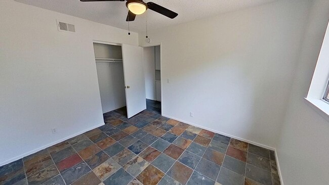 Building Photo - 4 Bedroom/2 Bathroom house in Goleta