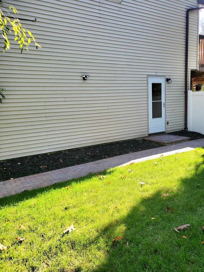 Building Photo - 122 Cortelyou St