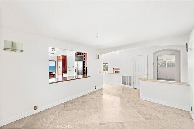 Building Photo - 1060 Skyline Dr