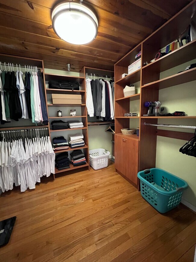 Building Photo - 1010 Race St