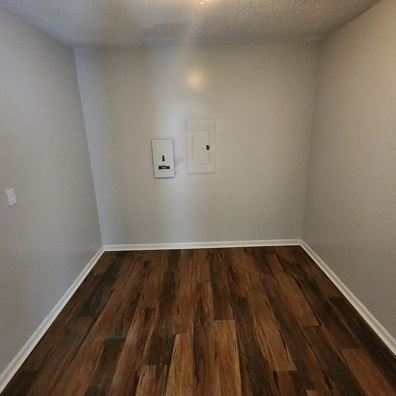 Building Photo - 4765 Covington Pike