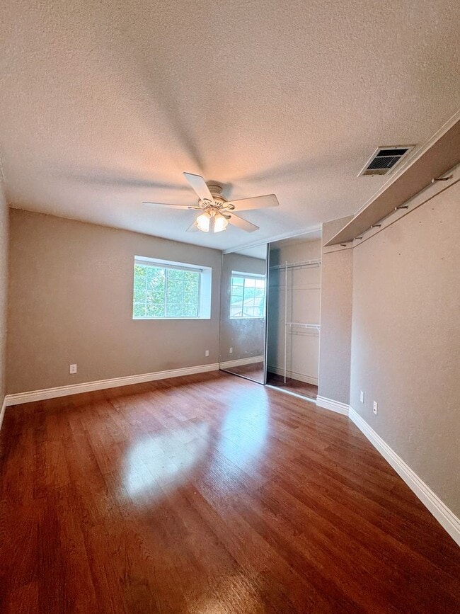 Building Photo - 477 Fisher Cir