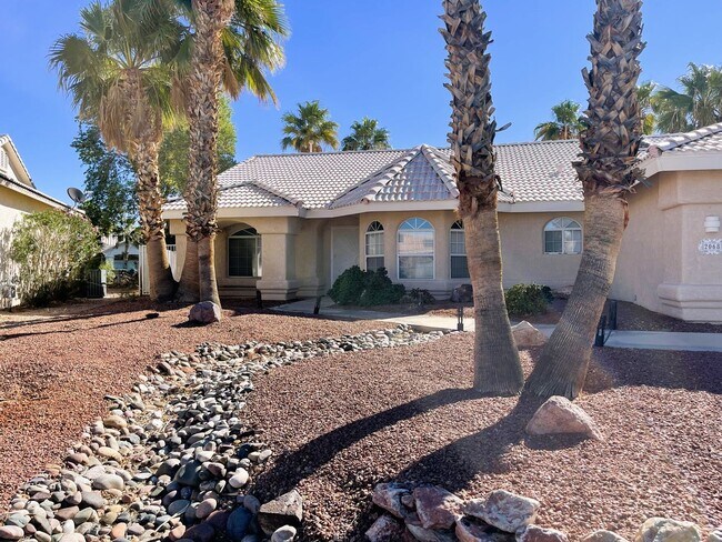 Primary Photo - Fully Furnished Lakefront Short-Term Renta...