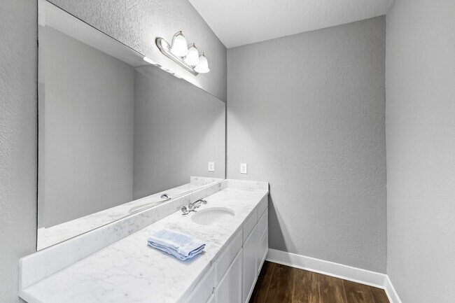 Building Photo - 11601 King George Ct