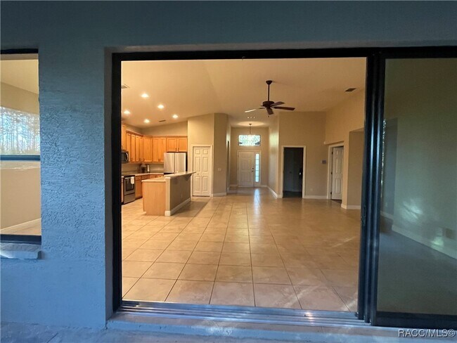 Building Photo - 1569 W Caroline Path