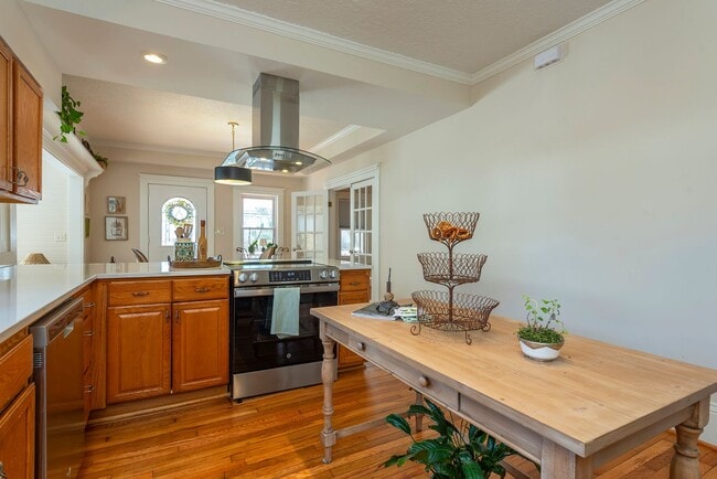 Building Photo - Charming Black Mountain Rental!