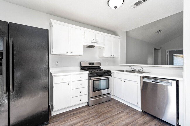 Building Photo - 3423 Nutwood Ln