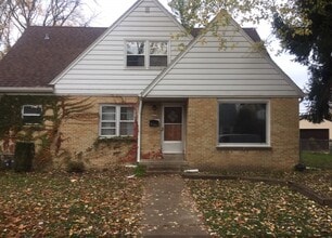 Building Photo - 5253 N 61st St