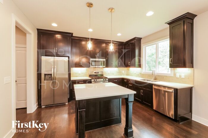Building Photo - 1128 Blackpool Dr