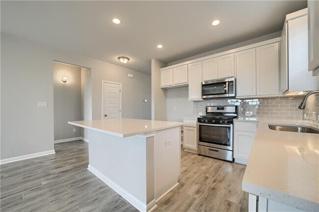 Building Photo - 2924 Sage Ranch Dr