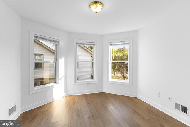 Building Photo - 720 Cinnaminson Ave