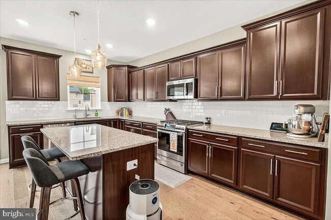 Building Photo - 22739 Tate St