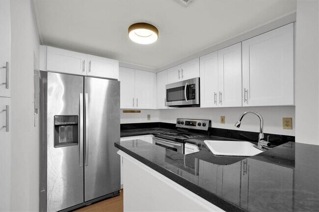 Building Photo - 199 14th St NE