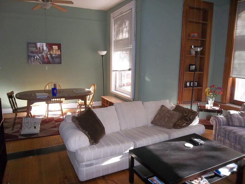 Building Photo - 2619 N Hampden Ct