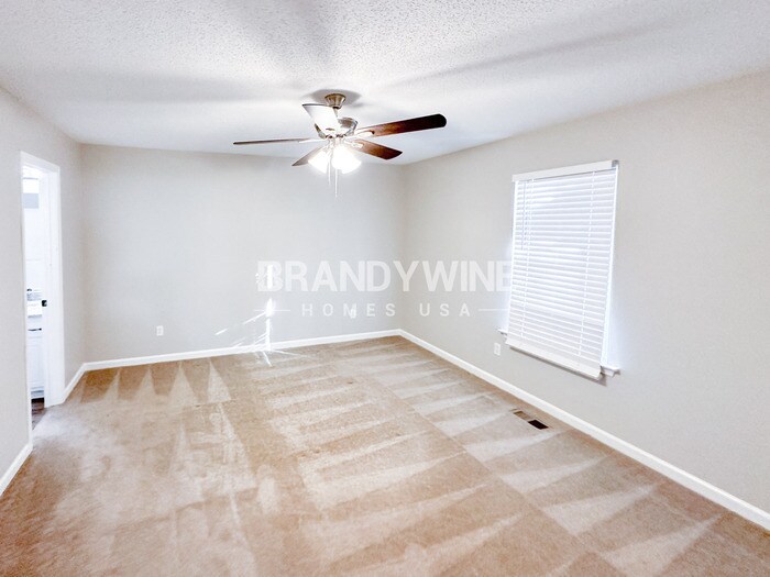 Building Photo - 201 Brooke Dr